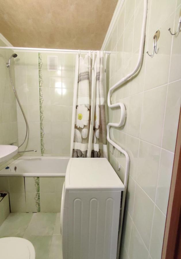 Стандарт Апартаменты Ул.Урицкого 74 Pavlodar Extérieur photo
